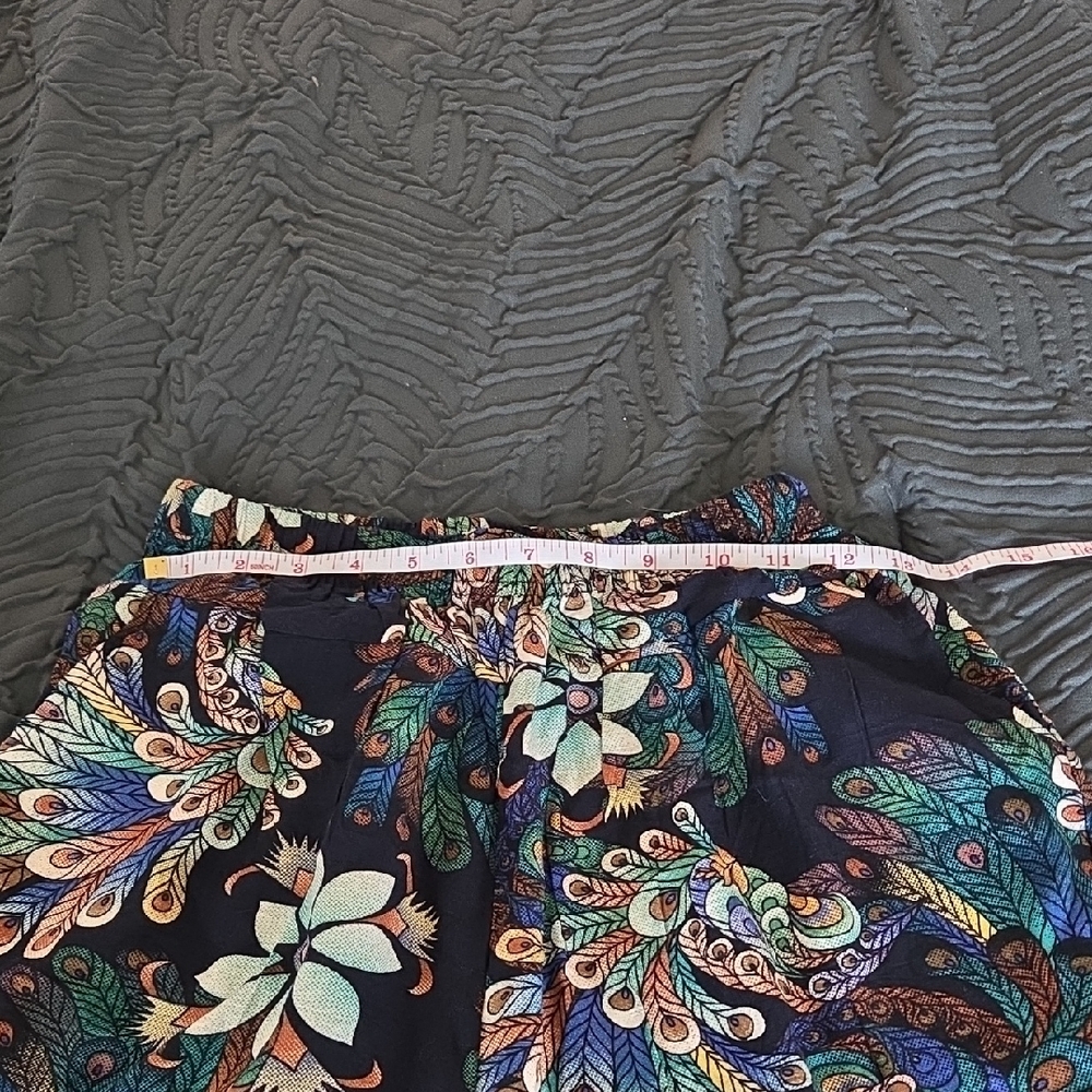 Source Unknown Multicolor Floral Cropped Pants - image 3